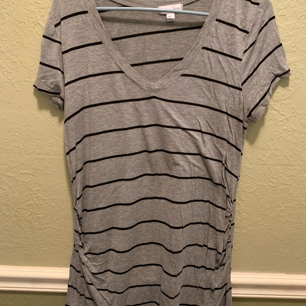 XL maternity tee